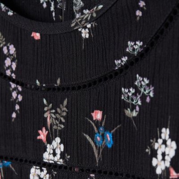 H&M Floral Trumpet Sleeve Dress - Picture 2 of 10